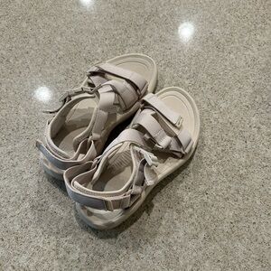 Teva Hurricane Sandals - Women’s Size 8